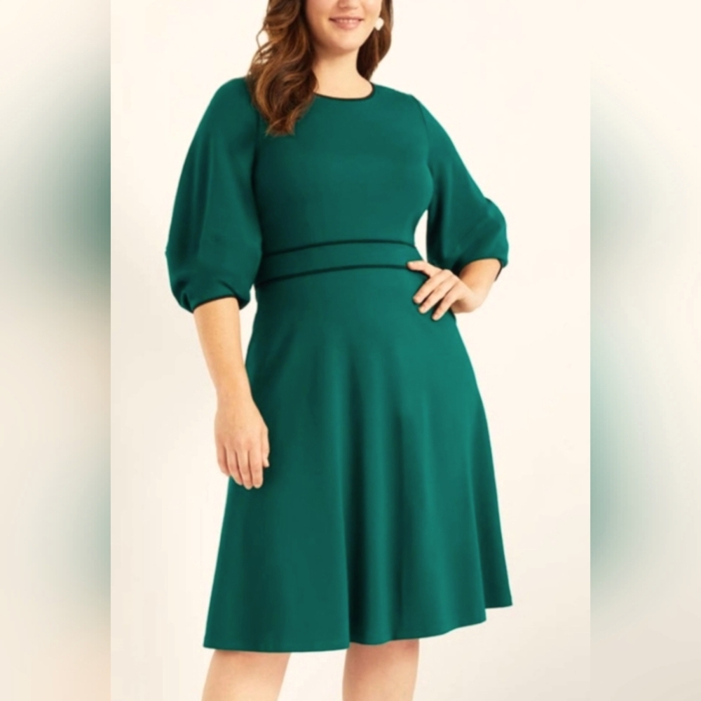 Eloquii NWT size 28 green lantern sleeve dress
